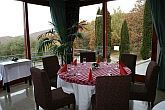 Restaurant gespecialiseerd in wildgerechten en Slowaakse nationale spijzen - 3-sterren Hotel Narad in Matraszentimre, Hongarije