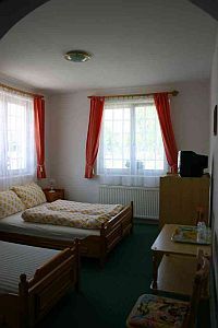 Zeer voordelige accommodatie bij het Balatonmeer in het Pension Lorelei in Gyenesdias - comfortabel ingerichte kamers en appartementen