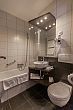 Premium Hotel Panorama in Siofok - badkamer van het viersterren hotel bij het Balatonmeer