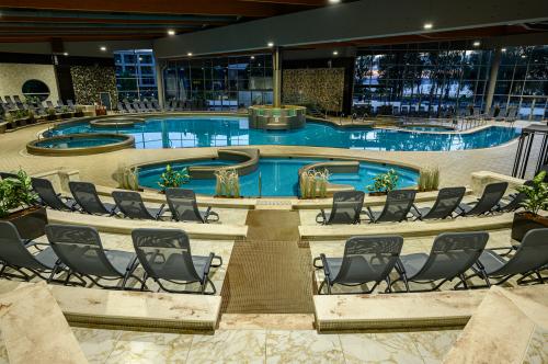 Hotel Azur con instalaciones de bienestar en Siofok en el lago Balaton