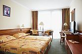 NaturMed Hotel Carbona Heviz - уютный и элегантный двухместный номер в велнес-отеле Натурмед Карбона Хевиз