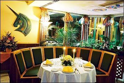 Le restaurant de L'hôtel Unicornis Eger 4 étoiles - l'accommodation dans le centre historique d'Eger