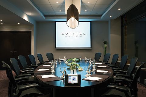 5-sterren luxe Hotel Sofitel Chain Bridge in Boedapest - Board Room voor presidentiële en bestuursvergaderingen