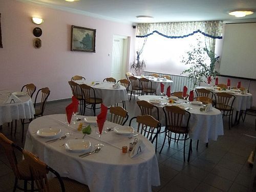 Huiselijk restaurant in het Pension Marvany in Hajduszoboszlo - vakantie in hajduszoboszlo tegen voordelige prijzen