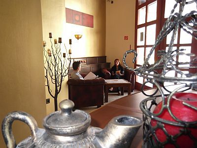 Goedkope hotels in Eger - receptie van het driesterren Hotel Minaret Goedkope hotels in Eger - receptie van het driesterren Hotel Minaret