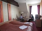 Hotel Minaret in Eger - zwembad in de binnenhof van het 3-sterren hotel