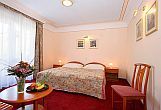 Romantisch hotel in Veszprem, West-Hongarije - mooie superior kamer in Hotel Villa Medici