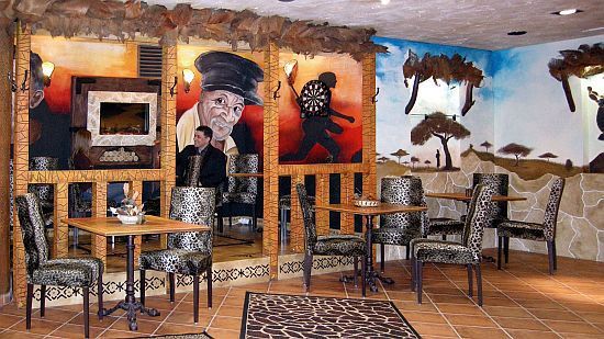 Bar stile africano al hotel Villa Classica a 4 stelle a Papa in Ungheria