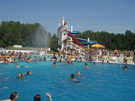Vacación en Hungría - Hotel Villa Clássica en Papa al lado del balneario Spa Varkert 