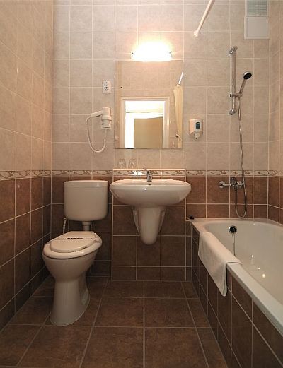 Hotel Centrum Debrecen fürdőszobája