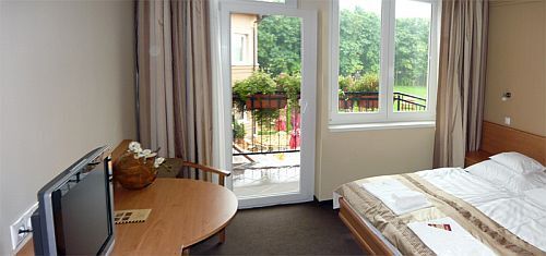 La chambre double libre avec TV LCD, téléphone et Internet - L'hôtel trois étoiles Granada Wellness 