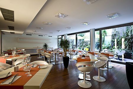 Le restaurant moderne á L'hôtel Lanchid 19 - Hôtel Budapest á 4 étoiles en Hongrie - hôtels á Buda