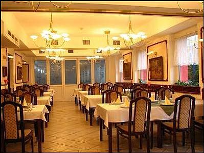 Restaurant élégant pas cher à Budapest dans l'Hotel Polus à Ujpalota