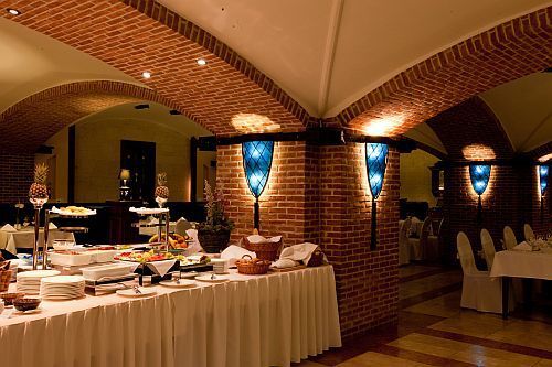Restauracja - Hotel Andrassy Residence, Tarcal, rejon winiarski Tokaj