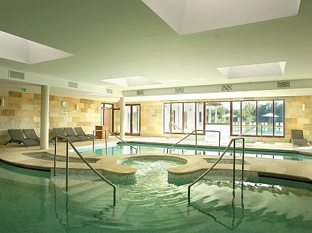 4* Wellness och termiskt hotell Balneums termiska vattenpool