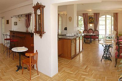 Panorama Hotel Eger, Cheap pension in Eger - Panorama Hotel - pension with double rooms and apartments