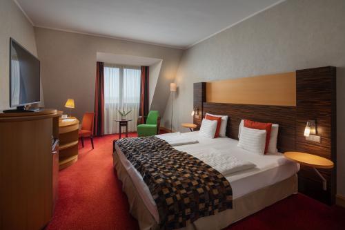 Stijlvol ingerichte tweepersoonskamer in Hotel Greenfield in Bukfurdo - 4-sterren wellness en thermaalhotel in Buk, Hongarije