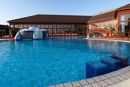 Hotel di lusso a Bukfurdo - piscina all'aria aperta - lussuoso fine settimana wellness nel Greenfield Golf Spa Resort a Bukfurdo