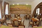 Restaurant în Hotel Arany Griff în Papa - resturant cu bufet în hotel