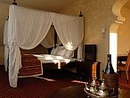 Meses Shiraz Hotel à Egerszlok avec offres promo pour des vacances romantiques