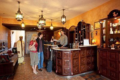 Shiraz Hôtel Fabuleux - Wellness et Spa en Hongrie - la réception