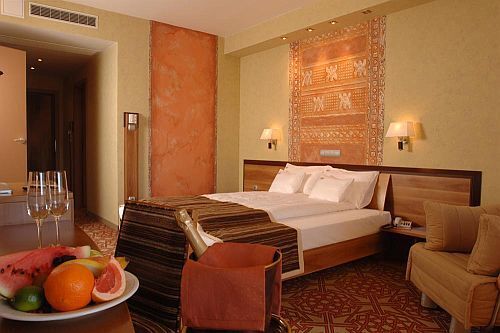 Superior pokój w Hotelu Meses Shiraz - Czterogwiazdkowy hotel na Węgrzech, niedaleko od Budapesztu