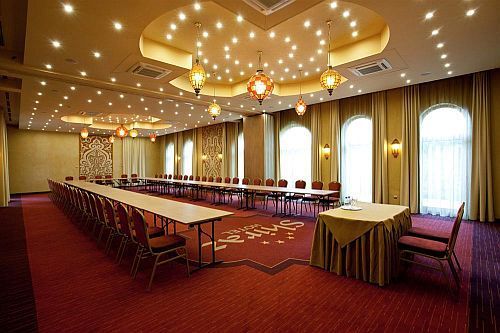 Hôtel Shiraz Meses Egerszalok - Wellness en Hongrie - la salle de conférence