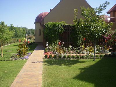 Hotel Shiraz Egerszalok - jardín fantastico del Hotel Shiraz en Hungria