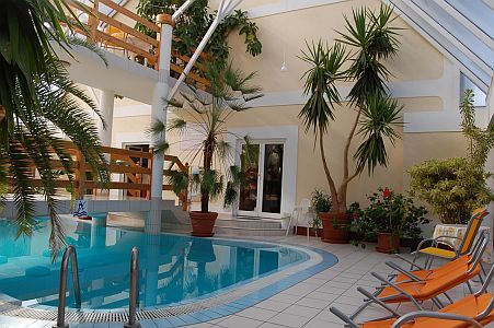 Wellness Hotel Kakadu Keszthely - paquets promotionnels de vacances spa avec demi-pension à Keszthely, en Hongrie