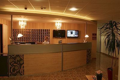 Canada Hotel Budapest - Trzygwiazdkowy hotel budapeszteński przy alejach Soroksári Canada Hotel Budapest - Trzygwiazdkowy hotel budapeszteński przy alejach Soroksári