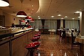Canada Hotel pod wyspą Csepel dysponuje elegancki bar