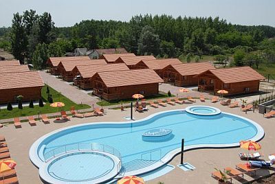 Bungalow Aqua - Spa in Cserkeszolo - luxe bungalows voor 2, 3, 4 en 6 personen in Cserkeszolo, Hongarije