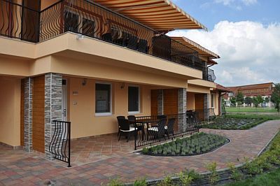 4-sterren Apartman Aqua-Spa - luxe appartementen met keuken in Cserkeszolo met gebruik van de wellnessafdeling