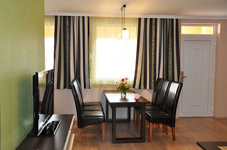 Luxe appartementen voor 2 tot 6 personen in Cserkeszolo - woonkamer van het appartement in Cserkeszolo
