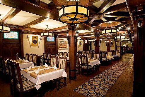Hotel Kapitany Sumeg -　バラトン湖にも近いシュメグの当ホテルのレストランでは美味しいお料理をご用意しております