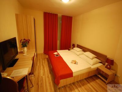 Hotel Sunshine Budapest - ブダペストにあるホテルサンシャインの１時間休息用の客室。ブダペスト中心から15分のところにございます。