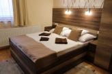 Cameră liberă cu pat dublu la un preţ promoţional în  Hotel Royal Cserkeszolo