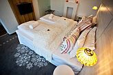 Una habitación elegante y romántica del Hotel Bonvino en Badacsony, al lago Balaton
