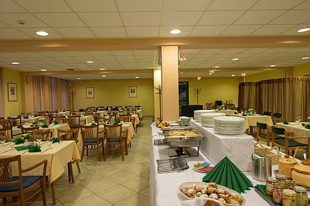 Restaurant de l'Hôtel Alfold Gyongye  - demi-pension, grand choix au buffet