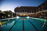Hotel Sopron - ホテルショプロンの屋外温水プ-ル。週末のウェルネス休暇をお過ごしください。