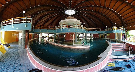 Park Hotel Gyula - ジュラにあるパ-クホテルに隣接して、有名な城温泉がございます