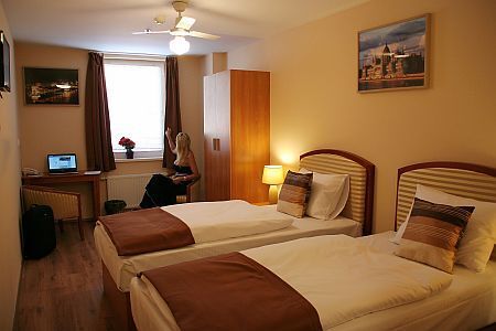 Chambre à deux lits disponible dans le centre de Budapest  -  Six Inn Hotel Budapest