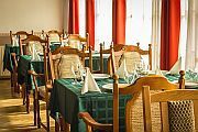 Ресторан при Отеле Juniperus  Kecskemét с широким выбором блюд