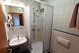 Bagno con doccia - Hotel Sissi nel centro di Budapest