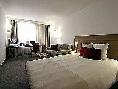 Hotel Novotel Budapest City-просторный номерс двухспальной кроваью