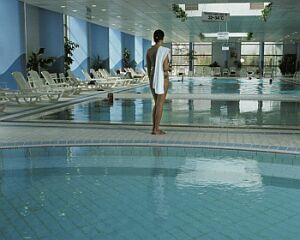4 star Spa Thermal and Wellness hotel Helia on Margaret island - pool - Budapest - thermal water budapest 