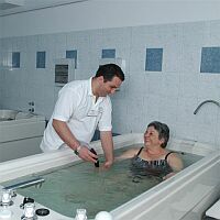 L'eau thermal et des traitements médicaux á Debrecen en Hongrie - Hunguest Hôtel Nagyerdo á 3 étoiles