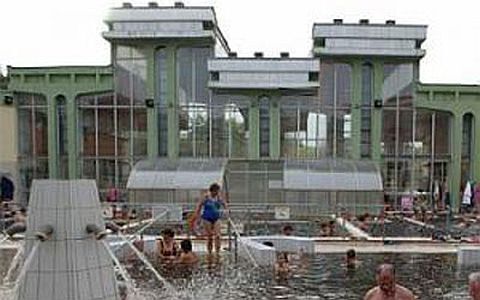 Onvergetelijk wellness weekend in Hajduszoboszlo, 'Mekka van reumapatiënten' - buitenbad van het 4-sterren Hotel Aqua-Sol