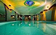 Wellness weekend bij het Balatonmeer - zwembad in het Best Western Janus Atrium Hotel in Siofok