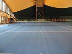 La pista de tenis interior en el Hotel Helikon en Keszthely